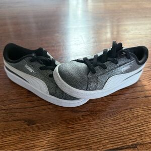 Chic Puma Glittery Gray Sneakers - Size 10T